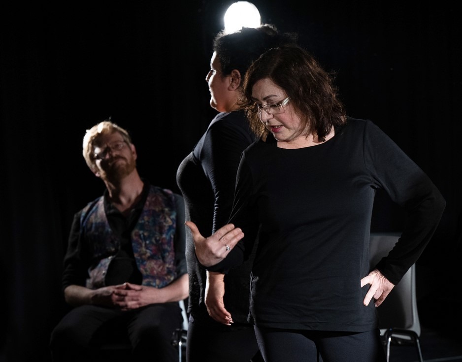 „An Grenzen gehen“ – Präsentation der Theaterpädagog:innen der Aufbaufortbildung